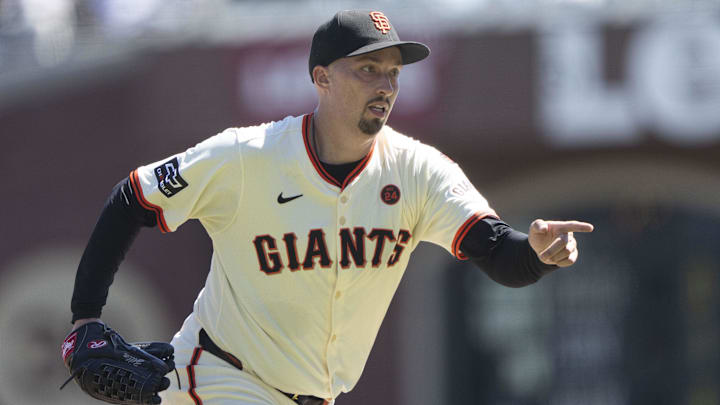 Sep 5, 2024; San Francisco, California, USA; San Francisco Giants pitcher Blake Snell (7) signals to the catcher during the first inning against the Arizona Diamondbacks at Oracle Park. Sep 5, 2024; San Francisco, California, USA; San Francisco Giants pitcher Blake Snell (7) signals to the catcher during the first inning against the Arizona Diamondbacks at Oracle Park.