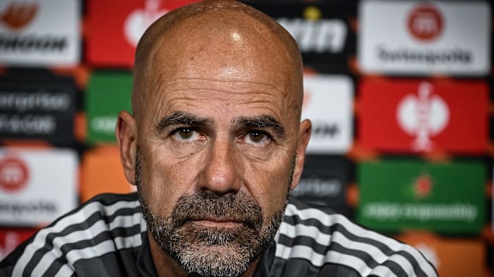 Peter Bosz sur le banc de l'Olympique Lyonnais. Peter Bosz sur le banc de l'Olympique Lyonnais.