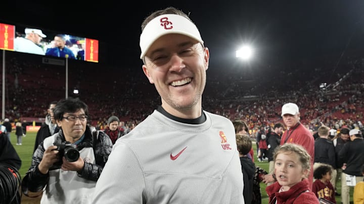 Nov 26, 2022; Los Angeles, California, USA; Southern California Trojans head coach Lincoln Riley celebrates after the game against the Notre Dame Fighting Irish at United Airlines Field at Los Angeles Memorial Coliseum. Mandatory Credit: Kirby Lee-Imagn Images Nov 26, 2022; Los Angeles, California, USA; Southern California Trojans head coach Lincoln Riley celebrates after the game against the Notre Dame Fighting Irish at United Airlines Field at Los Angeles Memorial Coliseum. Mandatory Credit: Kirby Lee-Imagn Images