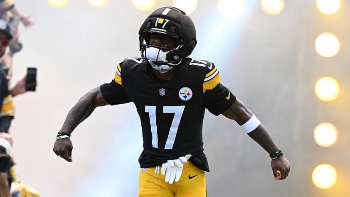 Pittsburgh Steelers wide receiver Germie Bernard (17) is introduced for a game against the Cincinnati Bengals at Acrisure Stadium. Mandatory Credit: Barry Reeger-Imagn Images Pittsburgh Steelers wide receiver Germie Bernard (17) is introduced for a game against the Cincinnati Bengals at Acrisure Stadium. Mandatory Credit: Barry Reeger-Imagn Images
