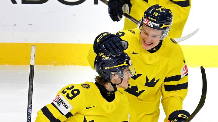 Jan 5, 2026; St. Paul, Minnesota, USA; Sweden defensemen William Hakansson (19) congratulates forward Casper Juustovaara (29) on his short-handed goal against Czechia during the first period in the final of the 2026 IIHF World Junior Championship ice hockey tournament at Grand Casino Arena. Mandatory Credit: Nick Wosika-Imagn Images Jan 5, 2026; St. Paul, Minnesota, USA; Sweden defensemen William Hakansson (19) congratulates forward Casper Juustovaara (29) on his short-handed goal against Czechia during the first period in the final of the 2026 IIHF World Junior Championship ice hockey tournament at Grand Casino Arena. Mandatory Credit: Nick Wosika-Imagn Images