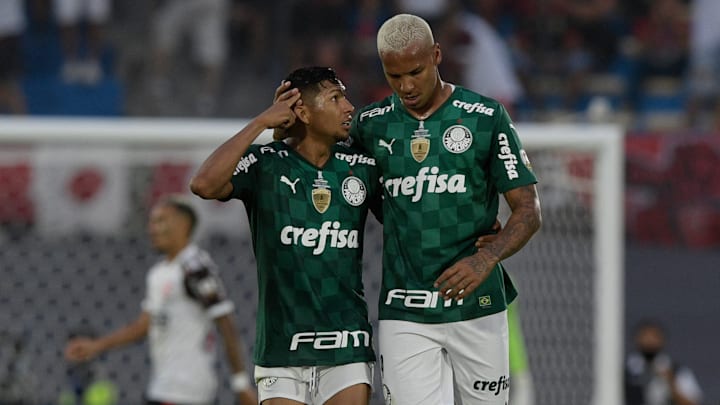 Rony fez a função de 9 no jogo diante do Novorizontino