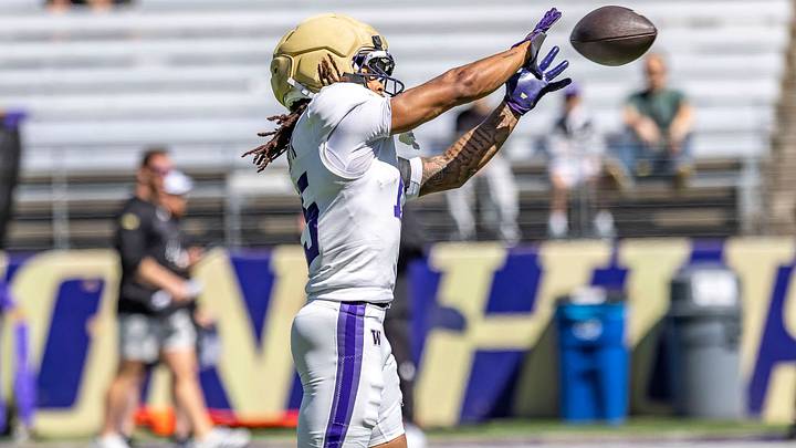Rahim Wright reaches for the ball during a safety drill. Rahim Wright reaches for the ball during a safety drill.