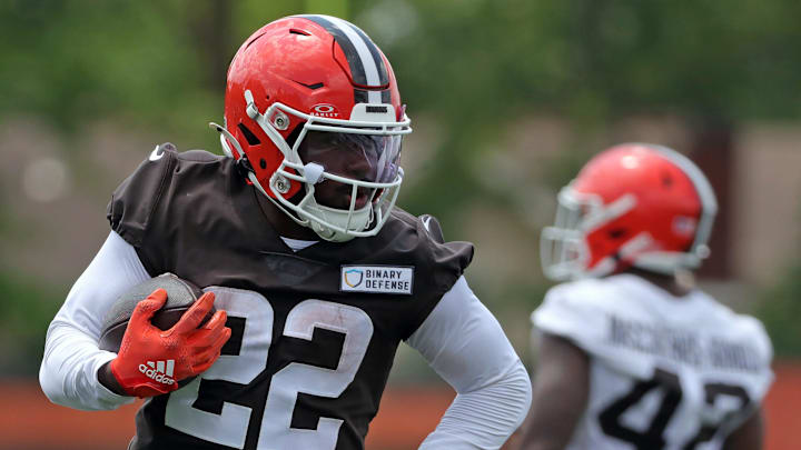 Cleveland Browns running back Dylan Sampson (22) runs for yards during practice at NFL minicamp, Tuesday, June 10, 2025, in Berea, Ohio. [Jeff Lange/Beacon Journal]