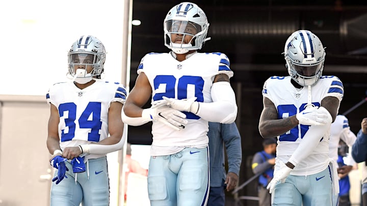Dec 18, 2022; Jacksonville, Florida, USA; Dallas Cowboys running back Tony Pollard (20) running back