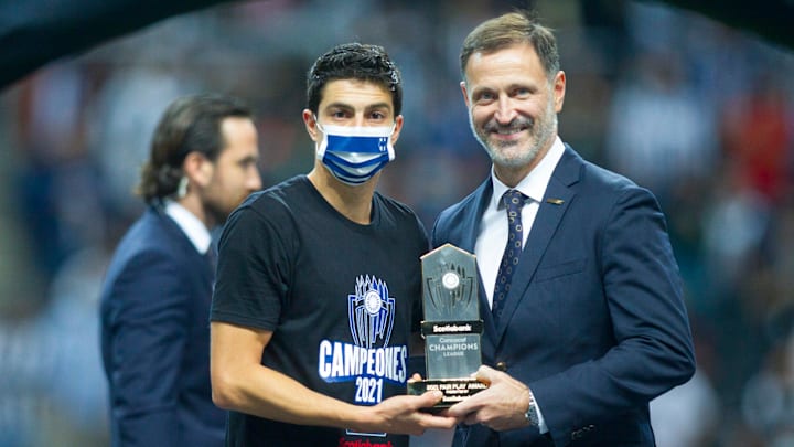 El capitán de Rayados, Stefan Medina, podría abandonar el club para llegar al Viejo Continente.