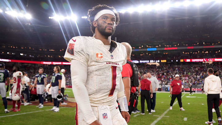 Arizona Cardinals quarterback Kyler Murray (1) walks off the field after their 23-20 loss to the Seattle Seahawks at State Farm Stadium in Glendale on Sept. 25, 2025.