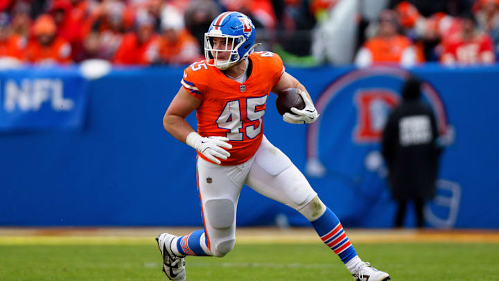 Denver Broncos, Nate Adkins