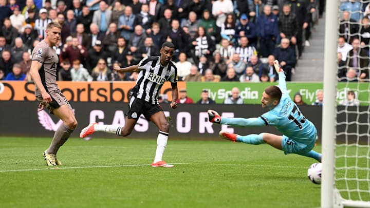 Newcastle United v Tottenham Hotspur - Premier League