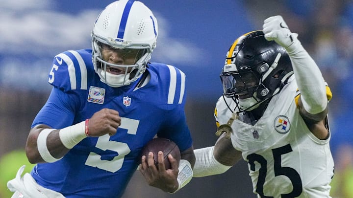 Pittsburgh Steelers safety DeShon Elliott (25) chases after Indianapolis Colts quarterback Anthony Richardson (5) as he runs with the ball Sunday, Sept. 29, 2024, during a game against the Pittsburgh Steelers at Lucas Oil Stadium in Indianapolis.