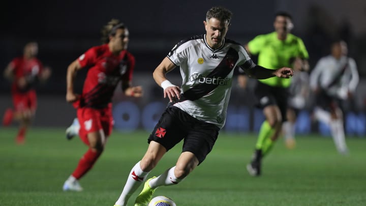 Vasco e Athletico-PR se reencontram em São Januário