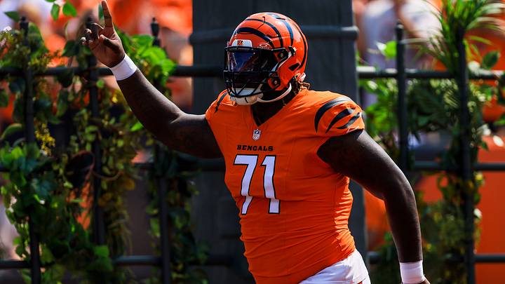 Sep 14, 2025; Cincinnati, Ohio, USA; Cincinnati Bengals offensive tackle Amarius Mims (71) runs onto the field before the game against the Jacksonville Jaguars at Paycor Stadium. Mandatory Credit: Katie Stratman-Imagn Images Sep 14, 2025; Cincinnati, Ohio, USA; Cincinnati Bengals offensive tackle Amarius Mims (71) runs onto the field before the game against the Jacksonville Jaguars at Paycor Stadium. Mandatory Credit: Katie Stratman-Imagn Images