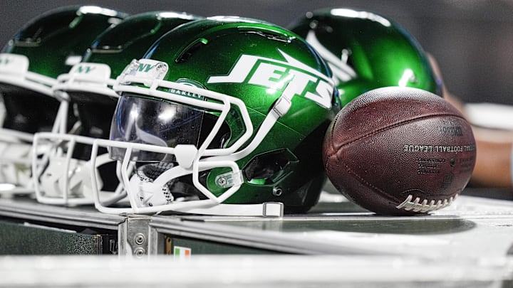 Aug 17, 2024; Charlotte, North Carolina, USA; New York Jets helmets during the second half against the Carolina Panthers at Bank of America Stadium. Mandatory Credit: Jim Dedmon-Imagn Images Aug 17, 2024; Charlotte, North Carolina, USA; New York Jets helmets during the second half against the Carolina Panthers at Bank of America Stadium. Mandatory Credit: Jim Dedmon-Imagn Images