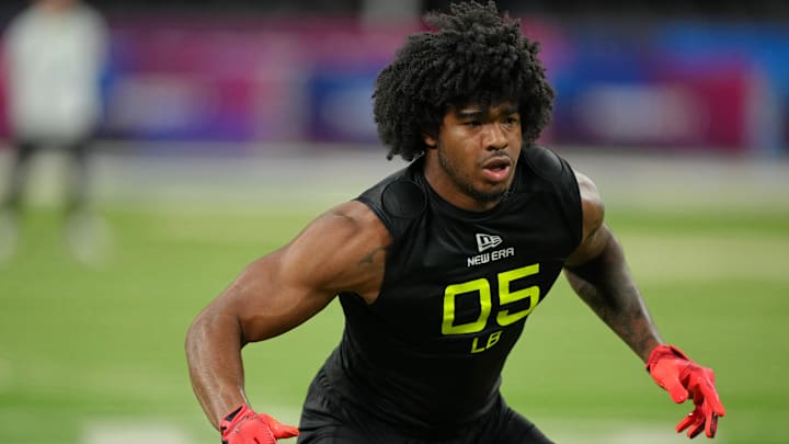 Feb 27, 2025; Indianapolis, IN, USA; Alabama linebacker Jihaad Campbell (LB05) participates in drills during the 2025 NFL Combine at Lucas Oil Stadium. Mandatory Credit: Kirby Lee-Imagn Images Feb 27, 2025; Indianapolis, IN, USA; Alabama linebacker Jihaad Campbell (LB05) participates in drills during the 2025 NFL Combine at Lucas Oil Stadium. Mandatory Credit: Kirby Lee-Imagn Images