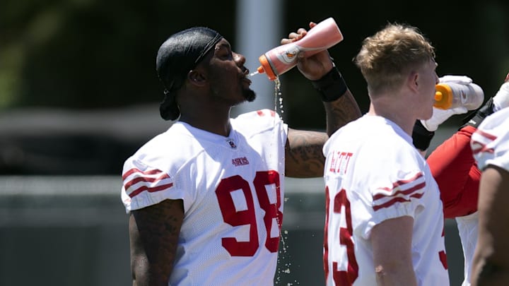 May 9, 2025; Santa Clara, CA, USA; San Francisco 49ers defensive lineman Mykel Williams (98) cools off during a water break from the teamís rookie minicamp. Mandatory Credit: D. Ross Cameron-Imagn Images