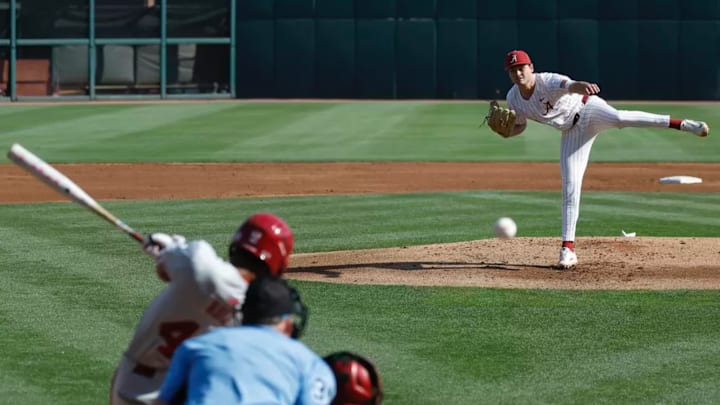 Alabama Baseball Player Zane Adams (20) in action against Arkansas at Sewell-Thomas Stadium in Tuscaloosa, AL on Saturday, Apr 11, 2026.