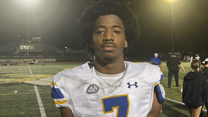 Devin Jackson becomes Oregon's 14th commitment in the 2026 class. Just a month ago the Ducks had seven.