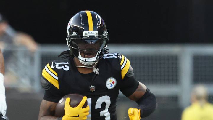 Pittsburgh Steelers running back Rico Dowdle. Pittsburgh Steelers running back Rico Dowdle.