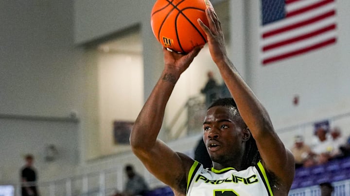 Prolific Prep Crew guard Caleb Holt (2) shoots the ball during the first quarter of a City of Palms Classic Signature Series game against the CIA-Bella Vista Bears at Suncoast Credit Union Arena in Fort Myers, Fla., on Friday, Dec. 19, 2025.