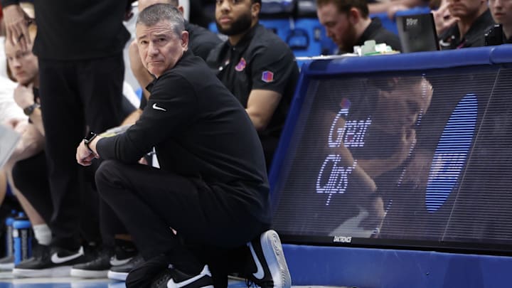 Boise State Broncos head coach Leon Rice.