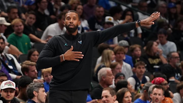 Oct 11, 2025; Dallas, Texas, USA; Charlotte Hornets Head Coach Charles Lee instructs his team in the second half of a game against the Dallas Mavericks at American Airlines Center. Mandatory Credit: Raymond Carlin III-Imagn Images Oct 11, 2025; Dallas, Texas, USA; Charlotte Hornets Head Coach Charles Lee instructs his team in the second half of a game against the Dallas Mavericks at American Airlines Center. Mandatory Credit: Raymond Carlin III-Imagn Images