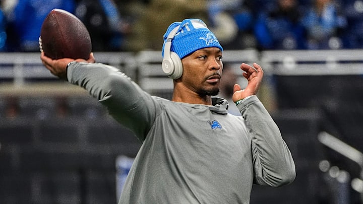 Detroit Lions quarterback Hendon Hooker (2) warms up before the game between Detroit Lions and Minnesota Vikings 