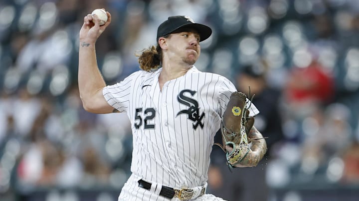 Sep 30, 2023; Chicago, Illinois, USA; Chicago White Sox starting pitcher Mike Clevinger (52)