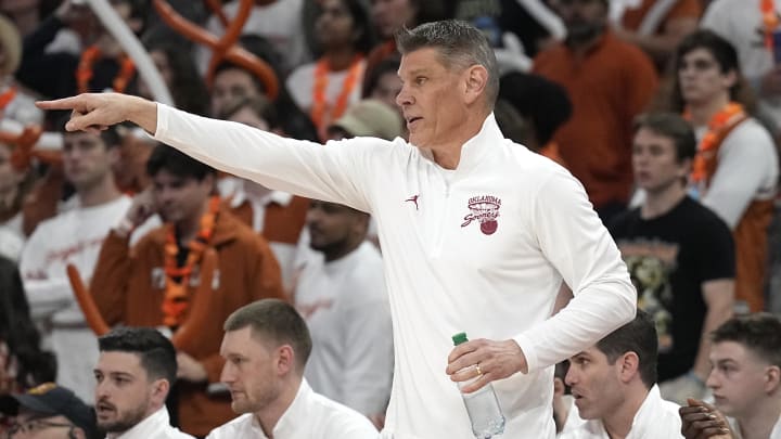 Oklahoma head coach Porter Moser Oklahoma head coach Porter Moser