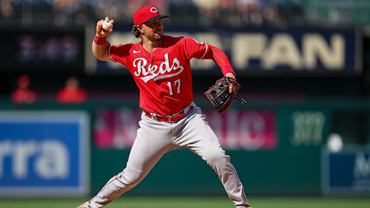 Cincinnati Reds third baseman Kyle Farmer (17).
