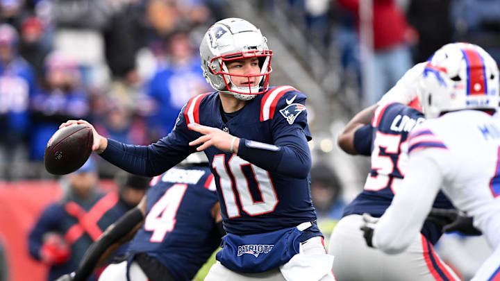 Jan 5, 2025; Foxborough, Massachusetts, USA; New England Patriots quarterback Drake Maye (10) looks to throw against the Buffalo Bills during the first half at Gillette Stadium. Mandatory Credit: Brian Fluharty-Imagn Images Jan 5, 2025; Foxborough, Massachusetts, USA; New England Patriots quarterback Drake Maye (10) looks to throw against the Buffalo Bills during the first half at Gillette Stadium. Mandatory Credit: Brian Fluharty-Imagn Images