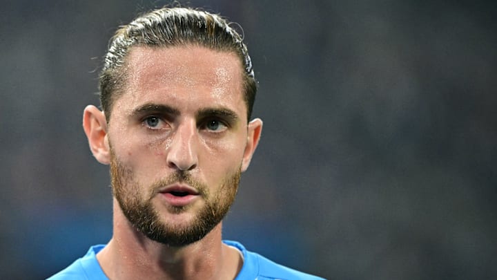 Adrien Rabiot évolue au milieu de terrain avec l'OM.