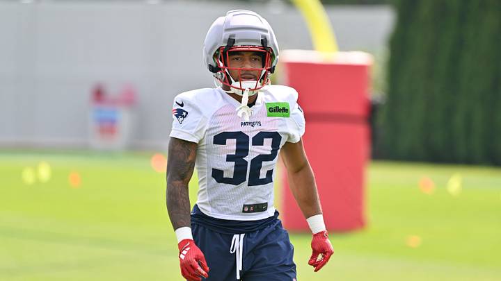 New England Patriots running back Treveyon Henderson (32) walks to practice for training camp at Gillette Stadium. Mandatory Credit: Eric Canha-Imagn Images New England Patriots running back Treveyon Henderson (32) walks to practice for training camp at Gillette Stadium. Mandatory Credit: Eric Canha-Imagn Images