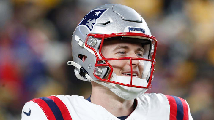 Dec 7, 2023; Pittsburgh, Pennsylvania, USA;  New England Patriots quarterback Mac Jones (10) smiles