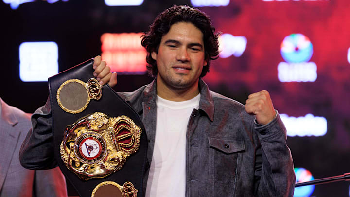 WBO and WBA cruiserweight champion Gilberto Ramirez will fight pound-for-pound star David Benavidez at T-Mobile Arena.