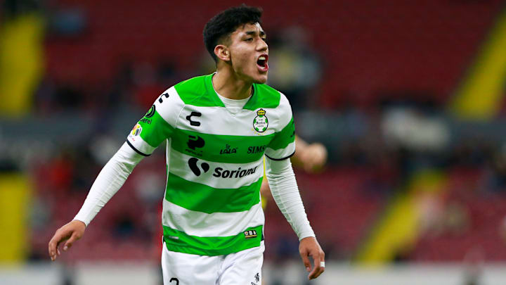 Tal como lo hizo previo al Clausura 2023, el América volvería a buscar los servicios del lateral de Santos Laguna, Omar Campos, para el Apertura 2023. Tal como lo hizo previo al Clausura 2023, el América volvería a buscar los servicios del lateral de Santos Laguna, Omar Campos, para el Apertura 2023.