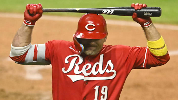 Cincinnati Reds designated hitter Joey Votto (19) reacts
