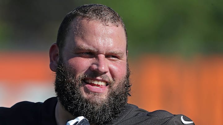 Cleveland Browns guard Joel Bitonio