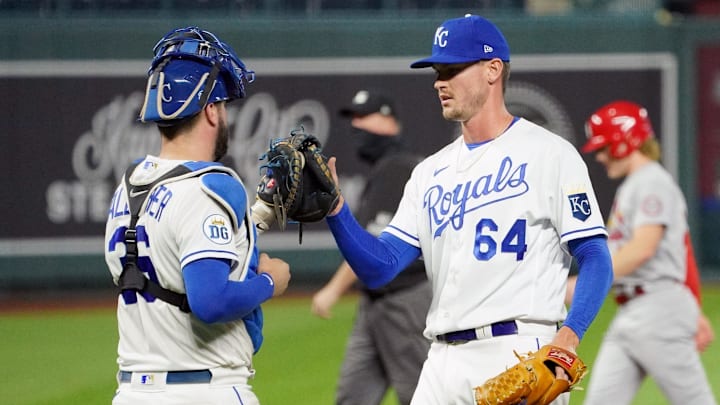 Atlanta Braves sign  reliever Scott Blewett to a Minor League deal and assign him to Gwinnett,