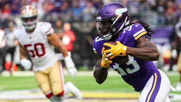 Minnesota Vikings running back Dalvin Cook (33) Minnesota Vikings running back Dalvin Cook (33)