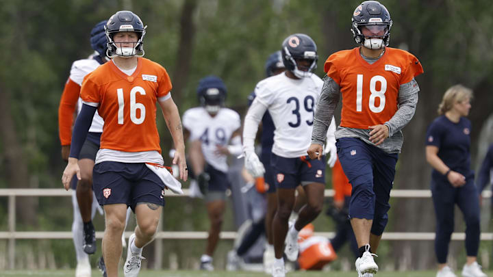 QBs Austin Reed and Caleb Williams go through warmups at minicamp. There's quite a different ask from Bears QBs this season. QBs Austin Reed and Caleb Williams go through warmups at minicamp. There's quite a different ask from Bears QBs this season.