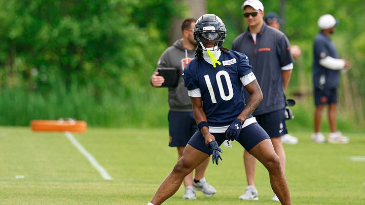 Chicago Bears wide receiver Luther Burden III warms up during Minicamp. Mandatory Credit: Kamil Krzaczynski-Imagn Images Chicago Bears wide receiver Luther Burden III warms up during Minicamp. Mandatory Credit: Kamil Krzaczynski-Imagn Images