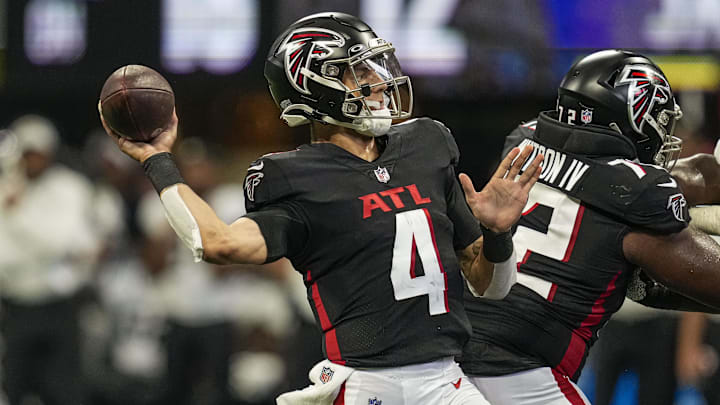 Aug 27, 2022; Atlanta, Georgia, USA; Atlanta Falcons quarterback Desmond Ridder (4) passes against