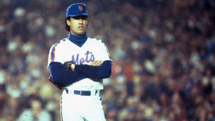 Mets Ron Darling watches as Red Sox Rich Gedman rounds the bases with a solo home run in the top of