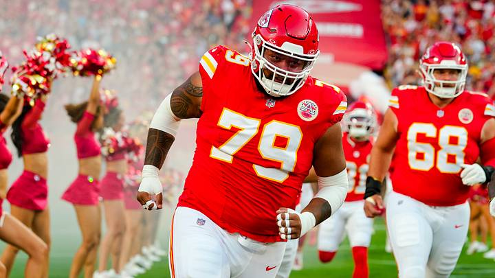 Aug 22, 2025; Kansas City, Missouri, USA; Kansas City Chiefs offensive tackle Esa Pole (79) takes the field prior to a game against the Chicago Bears at GEHA Field at Arrowhead Stadium. Mandatory Credit: Jay Biggerstaff-Imagn Images Aug 22, 2025; Kansas City, Missouri, USA; Kansas City Chiefs offensive tackle Esa Pole (79) takes the field prior to a game against the Chicago Bears at GEHA Field at Arrowhead Stadium. Mandatory Credit: Jay Biggerstaff-Imagn Images