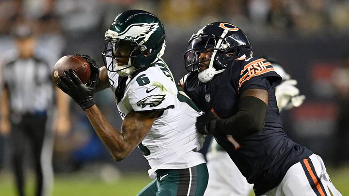 Jaylon Johnson gives up a completion to A.J. Brown in the Bears' 27-7 victory over the Eagles. Jaylon Johnson gives up a completion to A.J. Brown in the Bears' 27-7 victory over the Eagles.