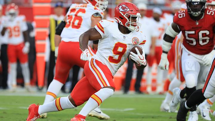 Kansas City Chiefs running back Kenneth Walker III (9) runs with the ball against the Tampa Bay Buccaneers during the first quarter at Raymond James Stadium. Mandatory Credit: Kim Klement Neitzel-Imagn Images Kansas City Chiefs running back Kenneth Walker III (9) runs with the ball against the Tampa Bay Buccaneers during the first quarter at Raymond James Stadium. Mandatory Credit: Kim Klement Neitzel-Imagn Images