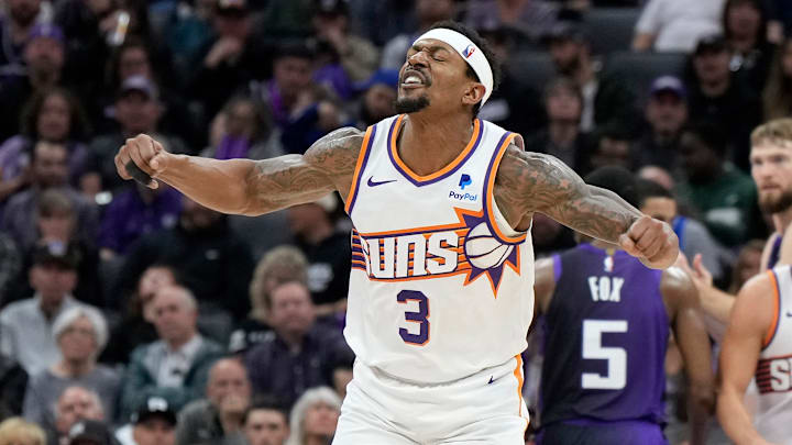 Phoenix Suns v Sacramento Kings