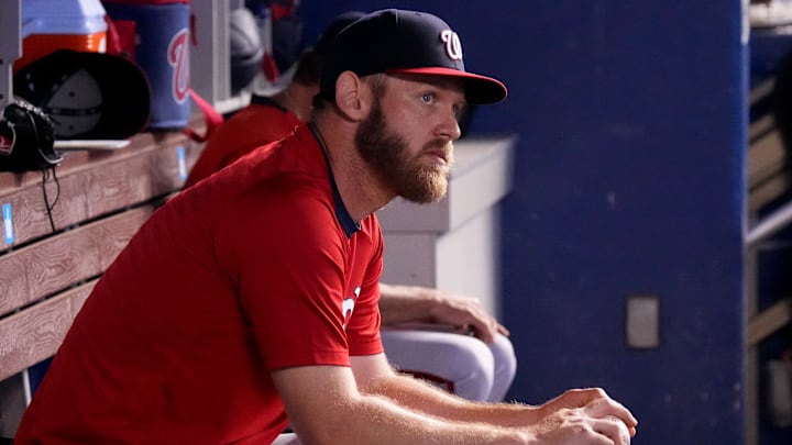 Stephen Strasburg apenas lanzó en un encuentro durante la justa pasada de MLB