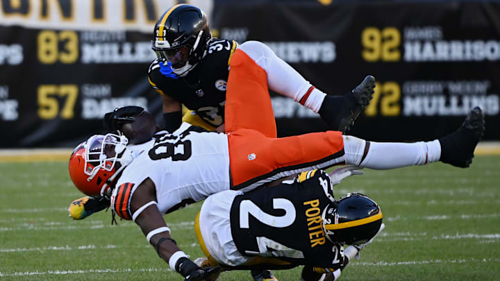 Cleveland Browns v Pittsburgh Steelers