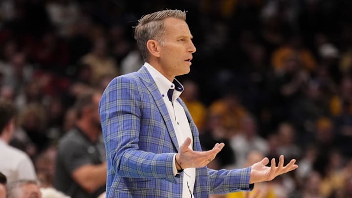 Feb 19, 2025; Columbia, Missouri, USA; Alabama Crimson Tide head coach Nate Oats reacts to play against the Missouri Tigers during the first half at Mizzou Arena. Mandatory Credit: Denny Medley-Imagn Images Feb 19, 2025; Columbia, Missouri, USA; Alabama Crimson Tide head coach Nate Oats reacts to play against the Missouri Tigers during the first half at Mizzou Arena. Mandatory Credit: Denny Medley-Imagn Images